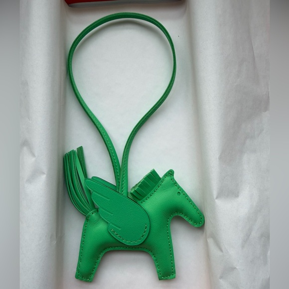 BNIB Hermes Pegasus Bag Charm Vert Comics - Picture 5 of 5